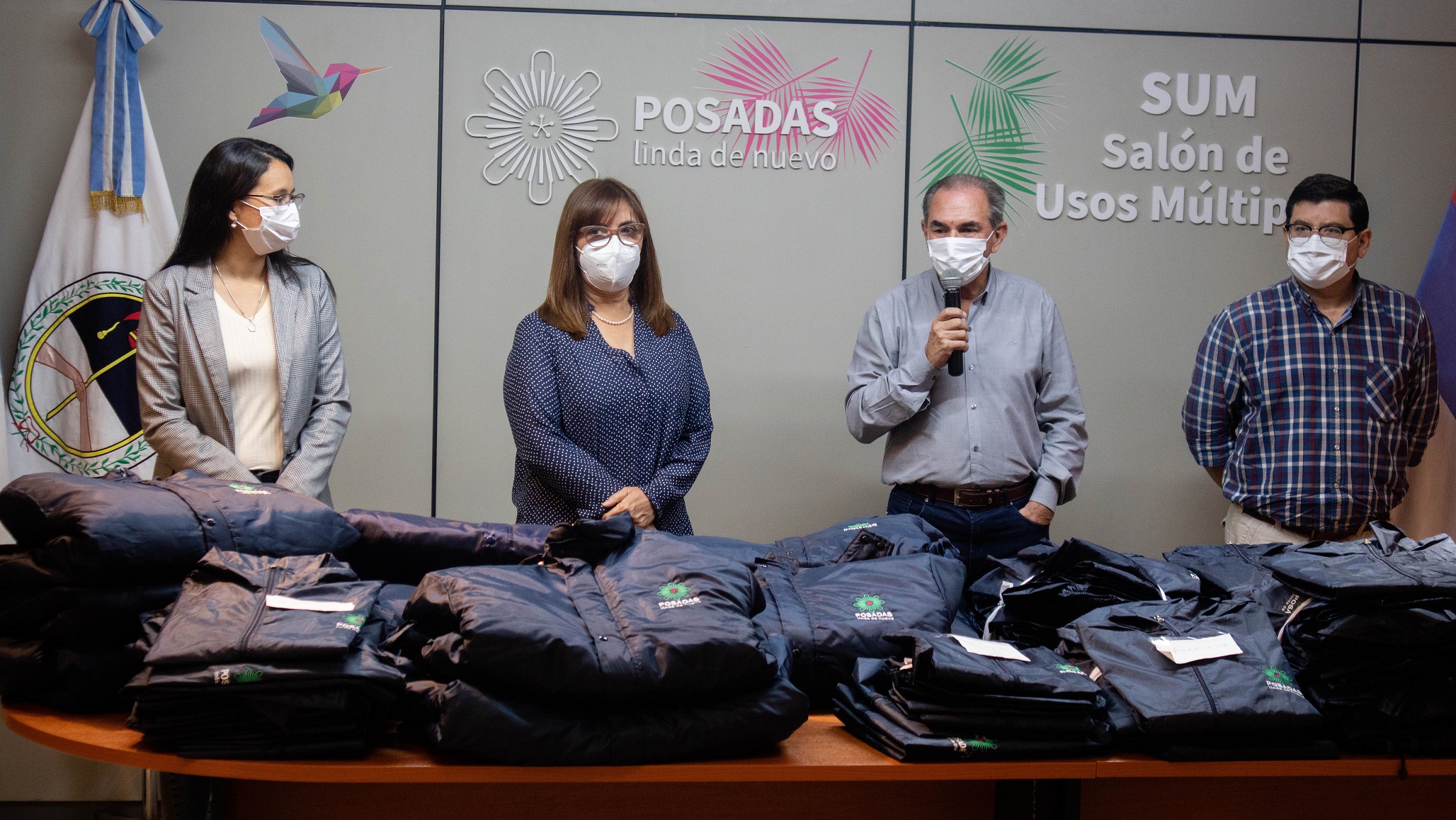 Stelatto entregó indumentaria a los agentes de Salud Municipal y ...