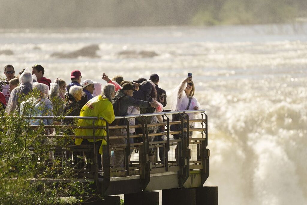 visitantes cataratas del iguazu 2