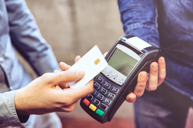 Compras con tarjeta: así serán las nuevas disposiciones para evitar estafas  - Canal Doce Misiones