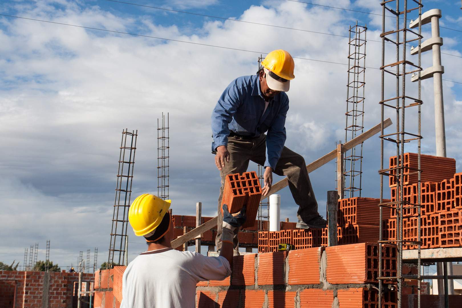 Construcción: Misiones en el top 3 de las provincias que generan más empleo - Canal Doce Misiones