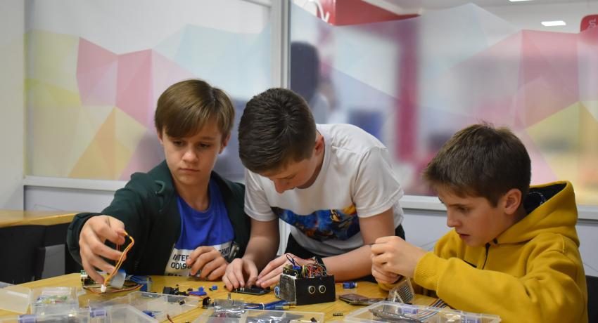 Robótica y economía del conocimiento, pilares de la cultura maker ...