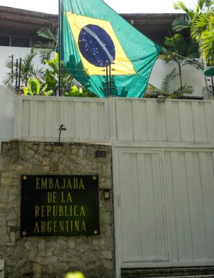 embajada argentina