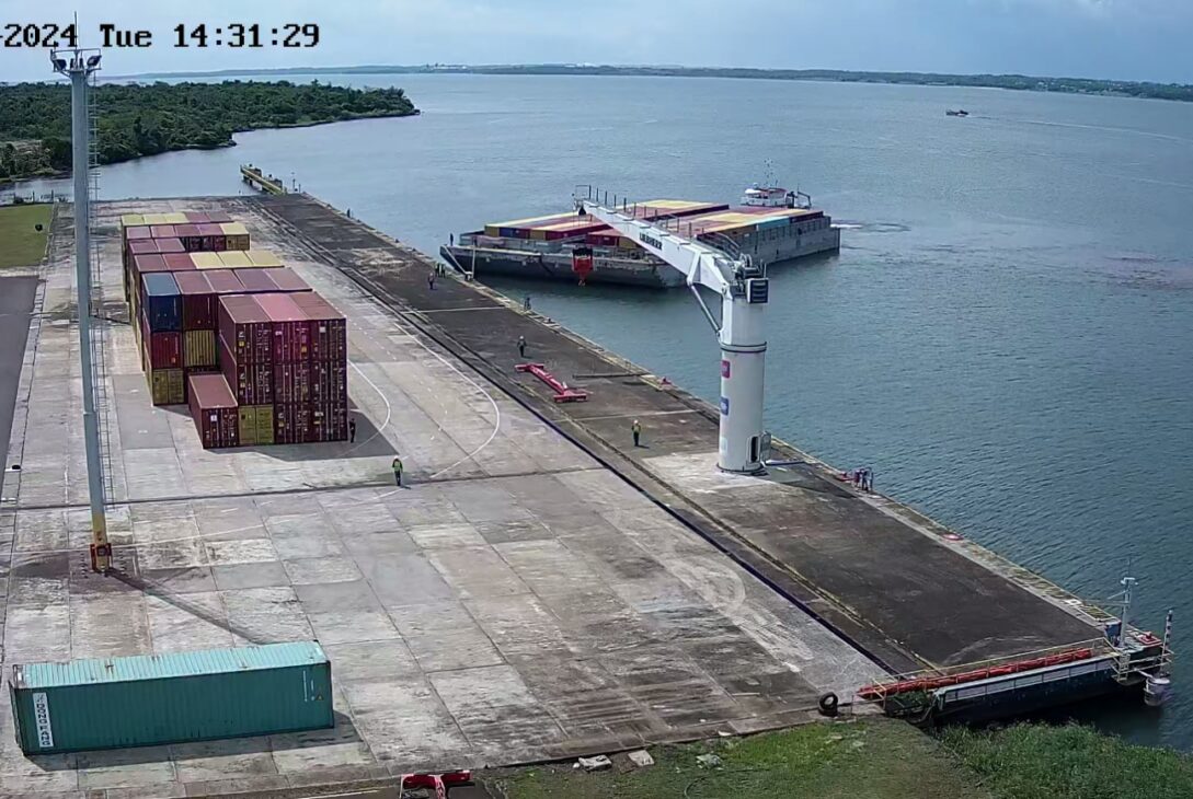 El Puerto de Posadas, clave en la logística y exportación al comercio  internacional - Canal Doce Misiones