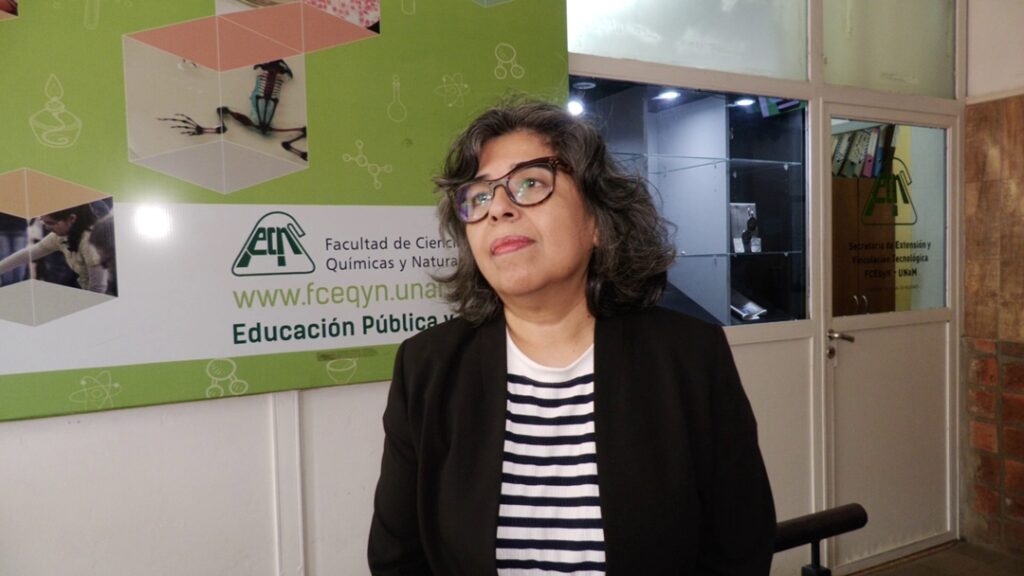 doctora Claudia Méndez, responsable de la Secretaría Académica de la Facultad de Ciencias Exactas, Químicas y Naturales (FCEQyN)