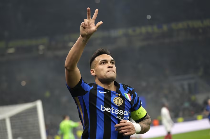 Lautaro Martínez River