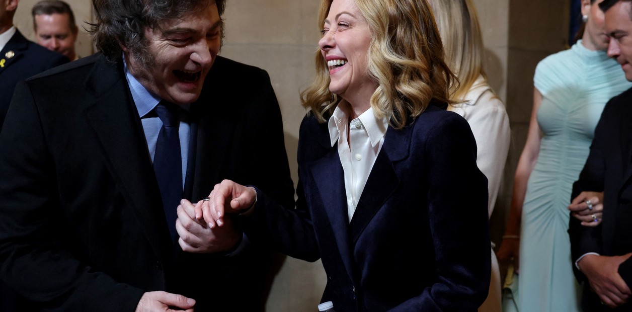 Milei en Washington: palmadas de Trump y sonrisas con Meloni