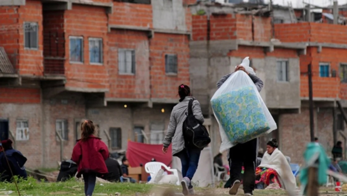 La pobreza bajó a 38,1% en el segundo semestre de 2024, según el Indec