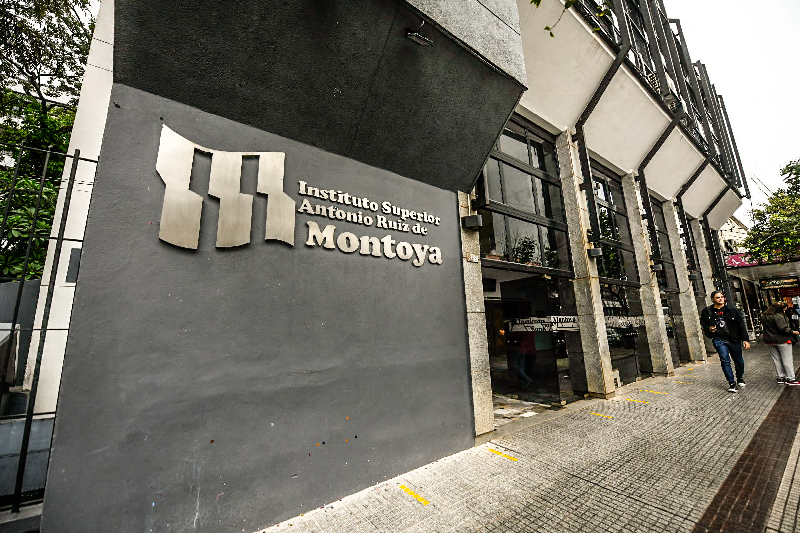 Estudiantes del Montoya reclaman la separación de un compañero denunciado por abuso sexual