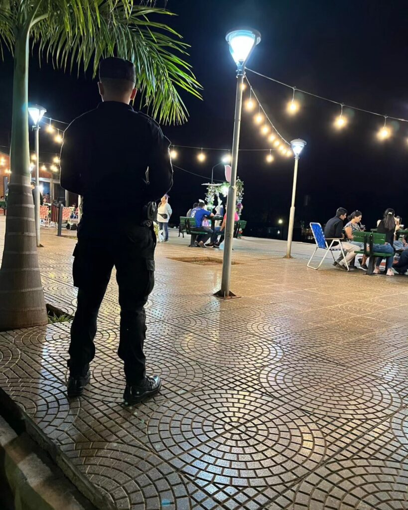 policía