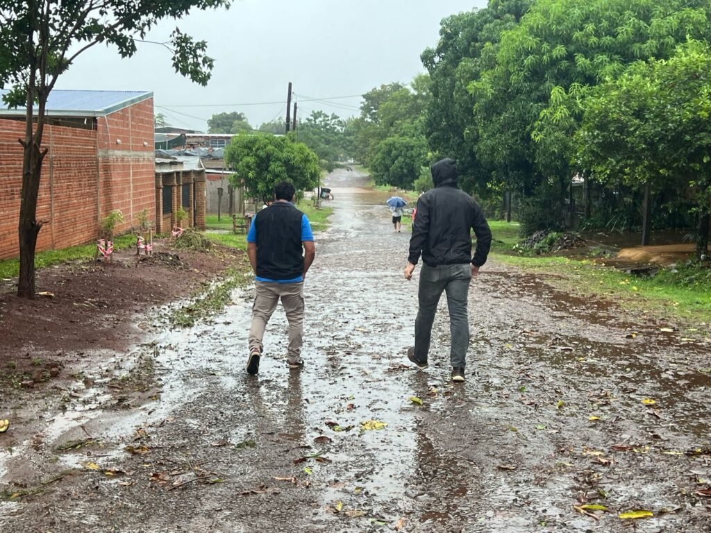 Defensa Civil asistió a vecinos frente a los daños de lluvias intensas y vientos fuertes en Misiones imagen-28