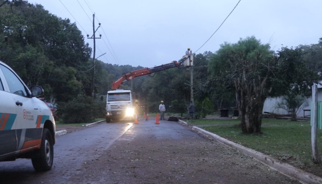Energía de Misiones desplegó un plan de obras para fortalecer el servició eléctrico en Tobuna imagen-22