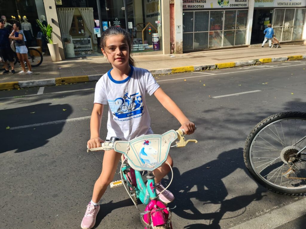 El Instituto Roque González vive a pleno los 25 años de su tradicional bicicleteada solidaria 14 El Instituto Roque González vive a pleno los 25 años de su tradicional bicicleteada solidaria imagen-13