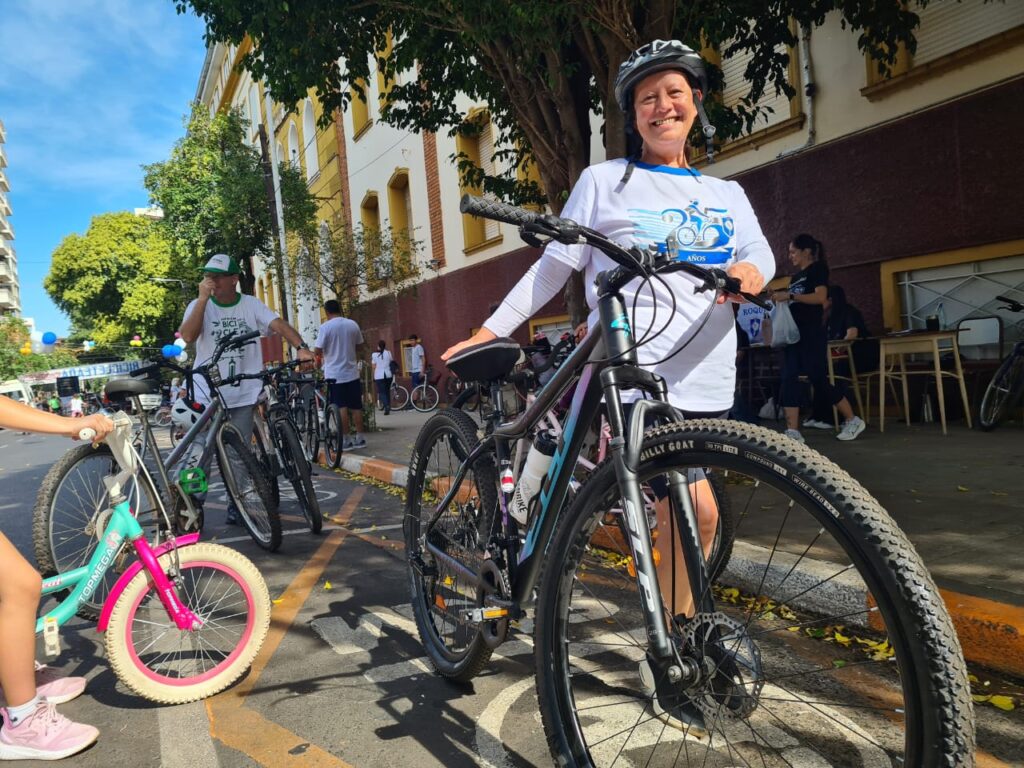 El Instituto Roque González vive a pleno los 25 años de su tradicional bicicleteada solidaria 10 El Instituto Roque González vive a pleno los 25 años de su tradicional bicicleteada solidaria imagen-9