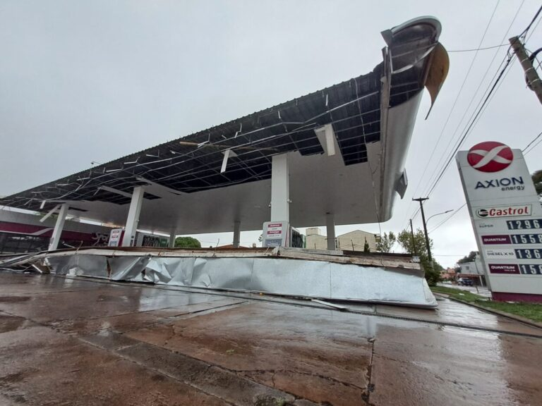 La Municipalidad de Posadas brinda rápida asistencia a familias afectadas por las tormentas 11 La Municipalidad de Posadas brinda rápida asistencia a familias afectadas por las tormentas imagen-10
