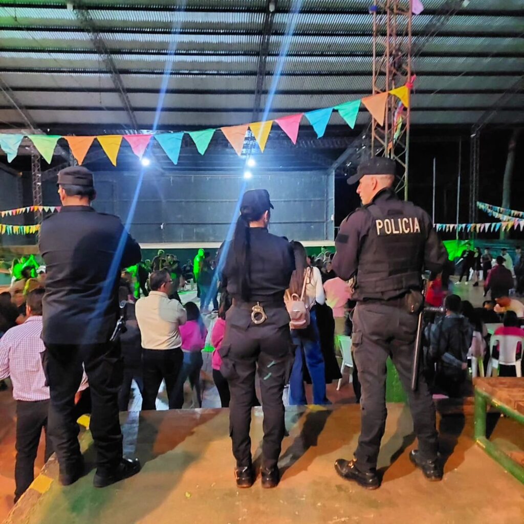 policía