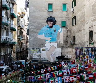 El tour por Italia en homenaje a Diego Maradona que organiza Claudia Villafañe