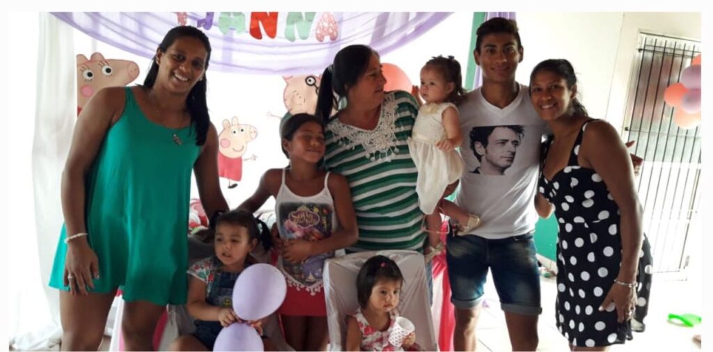 Del potrero misionero al Monumental: Juan Carlos Portillo firmó con River y su familia celebra 15 Del potrero misionero al Monumental: Juan Carlos Portillo firmó con River y su familia celebra imagen-14