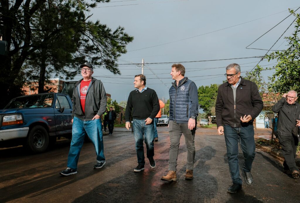 Passalacqua y Herrera Ahuad supervisaron los avances de las obras viales e hidráulicas en Garupá 9 Passalacqua y Herrera Ahuad supervisaron los avances de las obras viales e hidráulicas en Garupá imagen-8