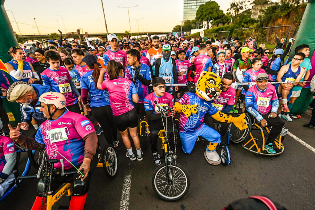 Con emoción y sol a pleno, más de 1.500 atletas del país y la región vivieron la Maratón Posadas 2025 imagen-17