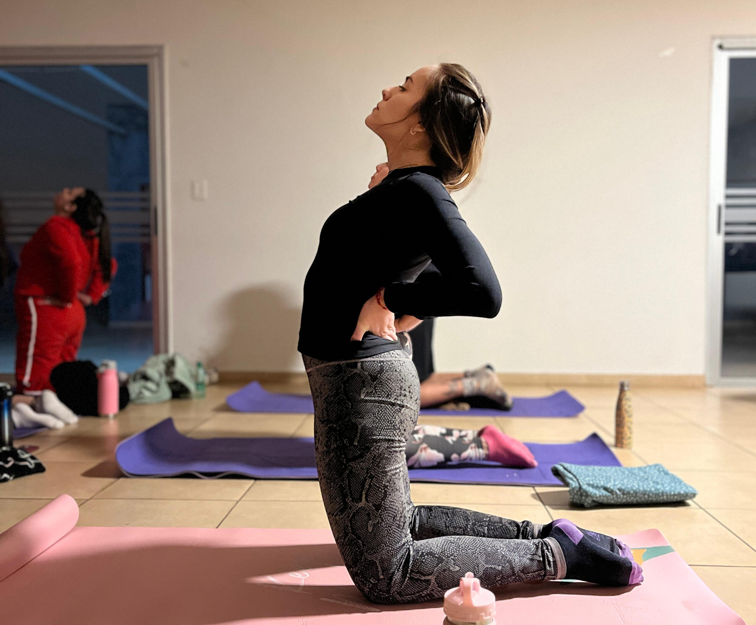 La creatividad se une a la salud física y mental en un nuevo encuentro de “Yoga, Arte y Vino”