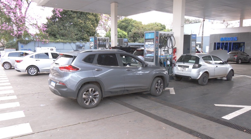 Estacionero advierte: “A medida que el dólar se despegue, los combustibles seguirán subiendo” 10 combustibles