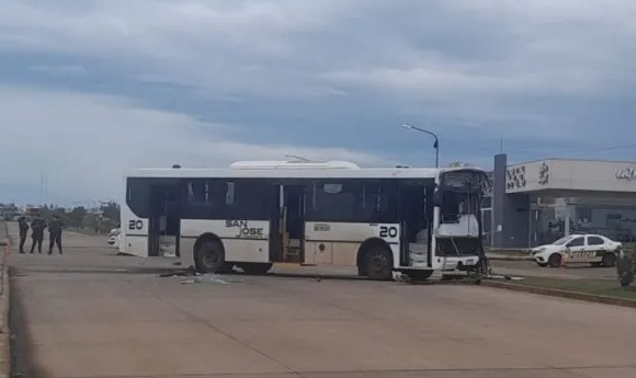 Posadas choque colectivo
