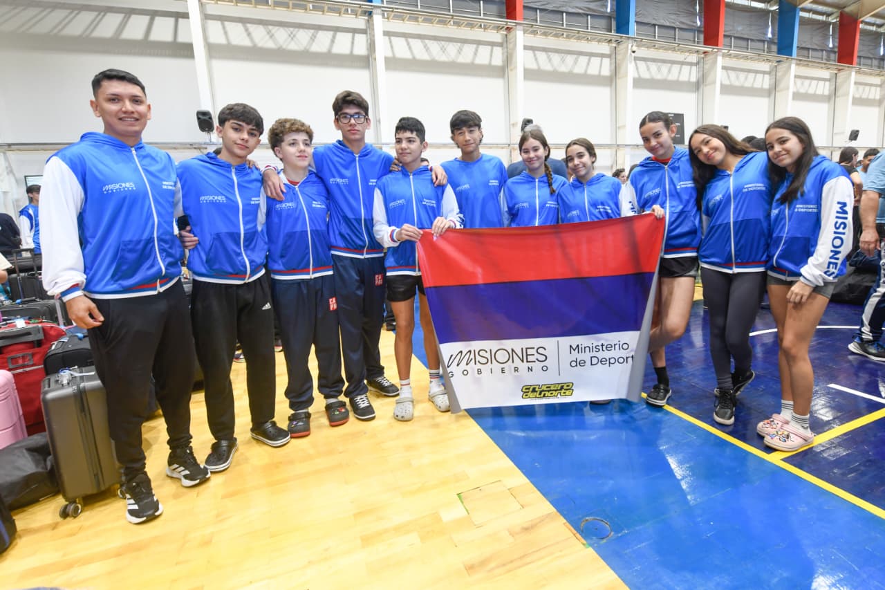 La delegación misionera partió hacia Mar del Plata para participar de los Juegos Evita imagen-34