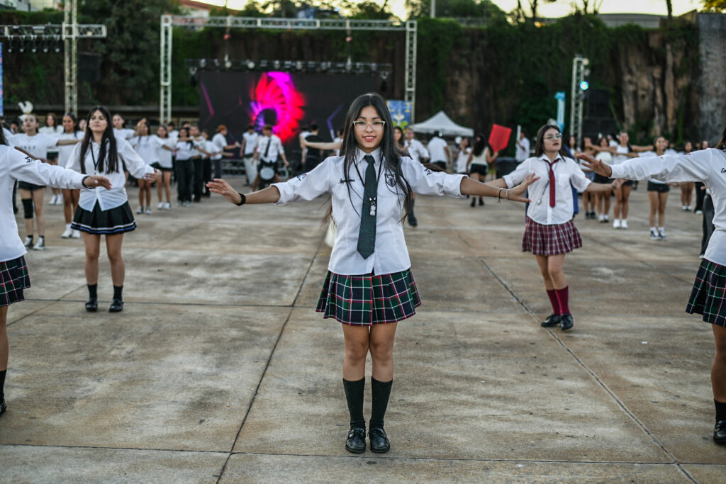 La Estudiantina posadeña celebra la primera jornada del show de scolas en la Costanera imagen-36