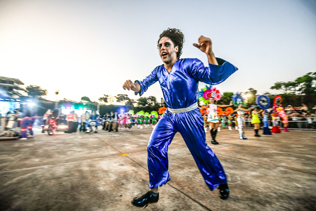 La Estudiantina posadeña celebra la primera jornada del show de scolas en la Costanera imagen-20