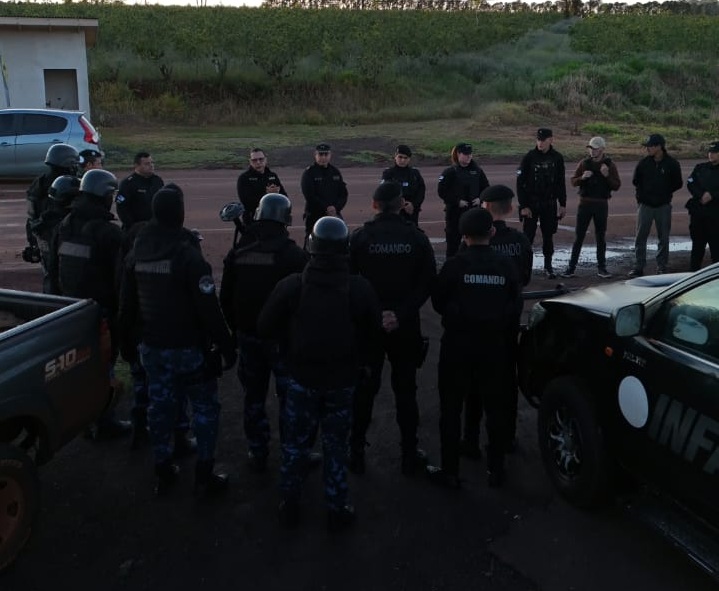 La Policía de Misiones secuestró una camioneta robada en Brasil: fue detectado por drones en una zona de montes imagen-21