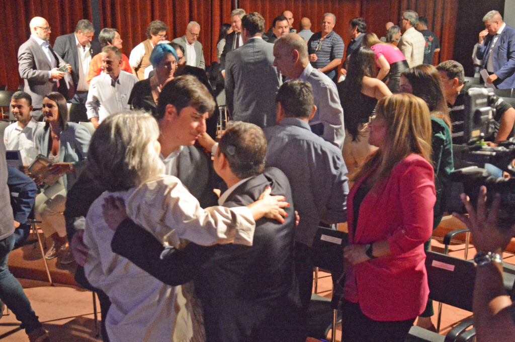 Acto de proclamación en Misiones: Herrera Ahuad recibió su diploma de diputado electo 14 Acto de proclamación en Misiones: Herrera Ahuad recibió su diploma de diputado electo imagen-13