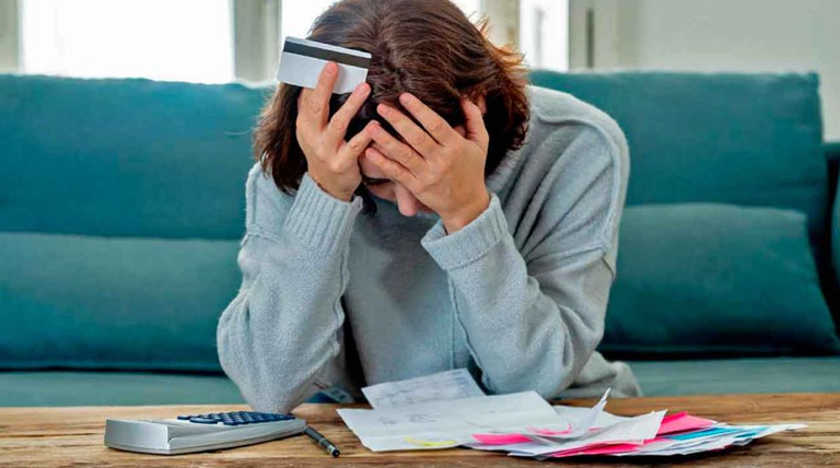 Crisis nacional: el endeudamiento familiar alcanzó un nuevo récord - Canal  Doce Misiones