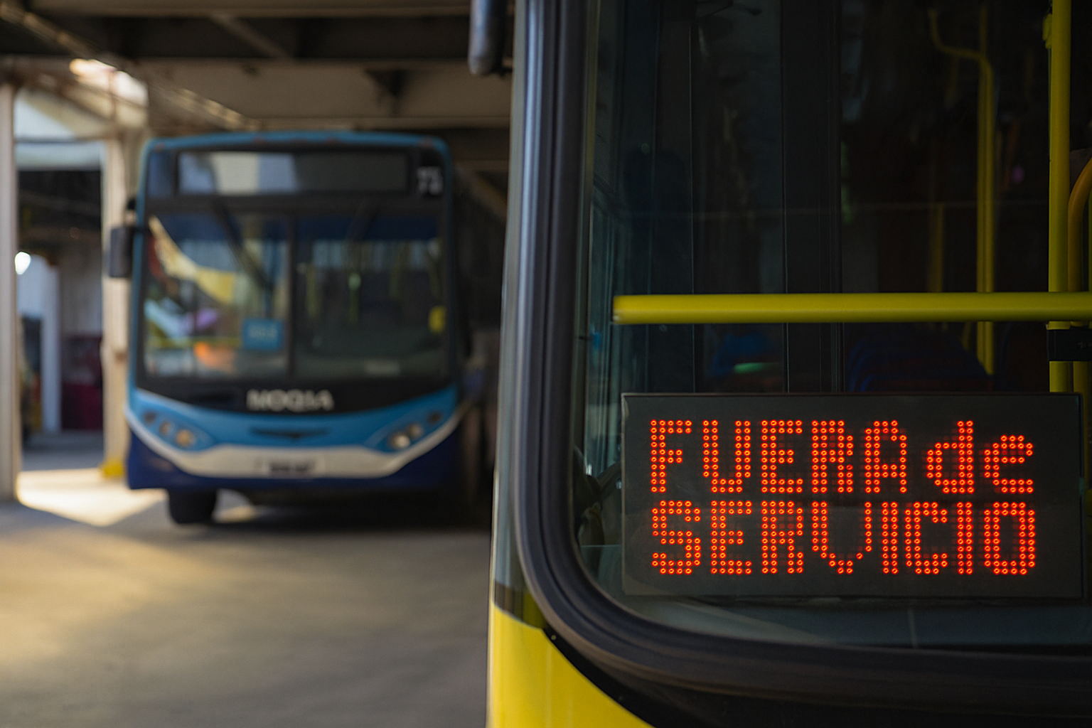 La UTA amenaza con un paro de colectivos si los choferes cobran los ...