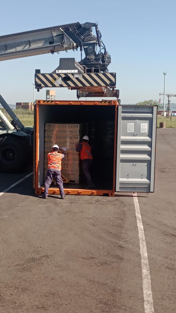 ​El Puerto de Posadas exportó yerba mate a Europa bajo la modalidad de carga compartida imagen-38