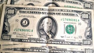dólar cara chica