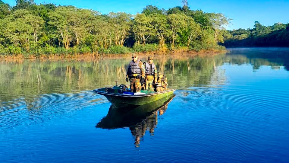 Lucha contra la pesca furtiva: secuestraron 1.500 metros de redes en el Lago Urugua-í imagen-22
