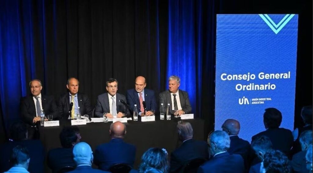 La UIA reclama políticas nacionales para frenar la crisis industrial: “el sector perdió más de 60 mil puestos registrados” imagen-10