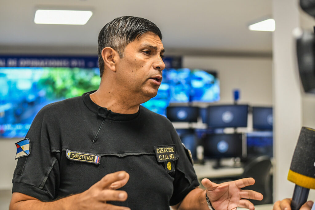 El 911 recibe más de mil llamadas por guardia durante los fines de semana