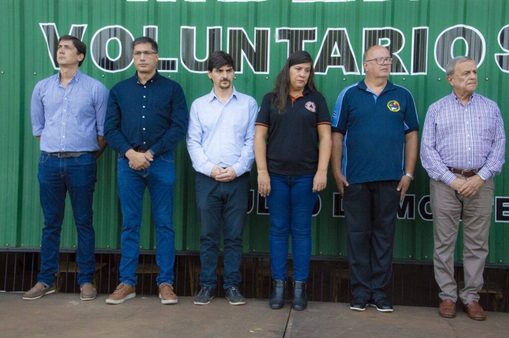 La Provincia entregó equipamiento para fortalecer la capacidad operativa de los Bomberos Voluntarios en todo el territorio imagen-26