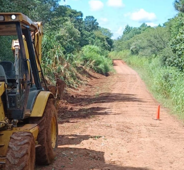 Vialidad de Misiones intensifica obras de mantenimiento en rutas terradas y caminos vecinales imagen-9