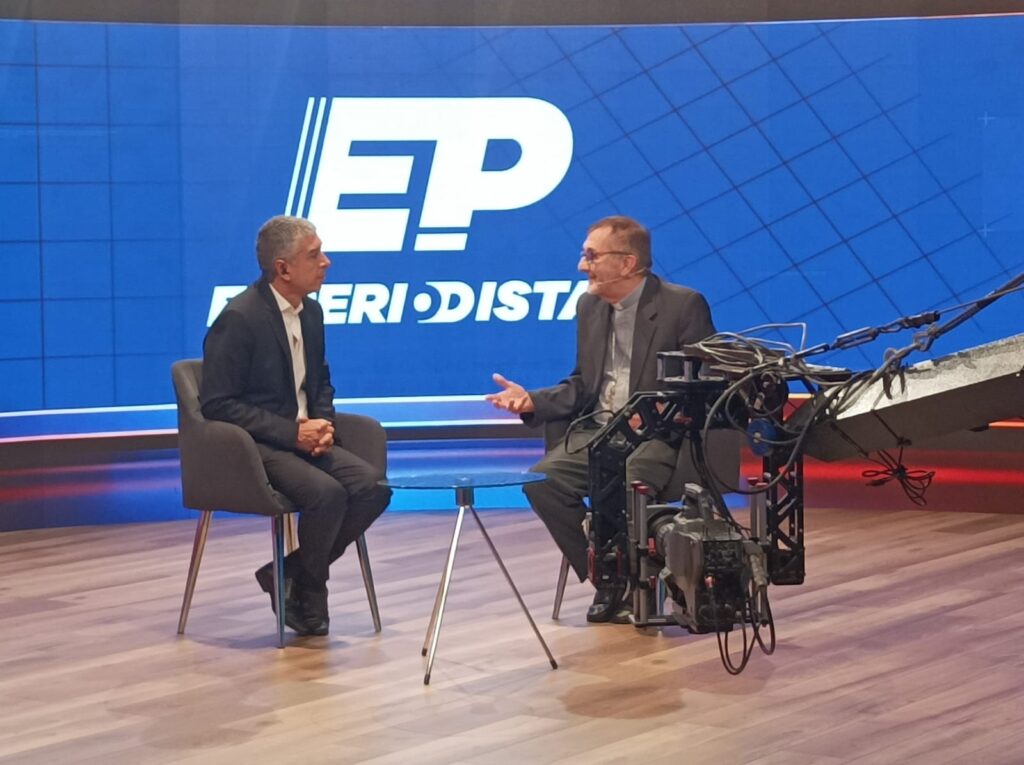 Obispo Martínez: “Se dijo que el ajuste iba a ser para una casta, pero lo sufren la clase media y jubilados” imagen-9