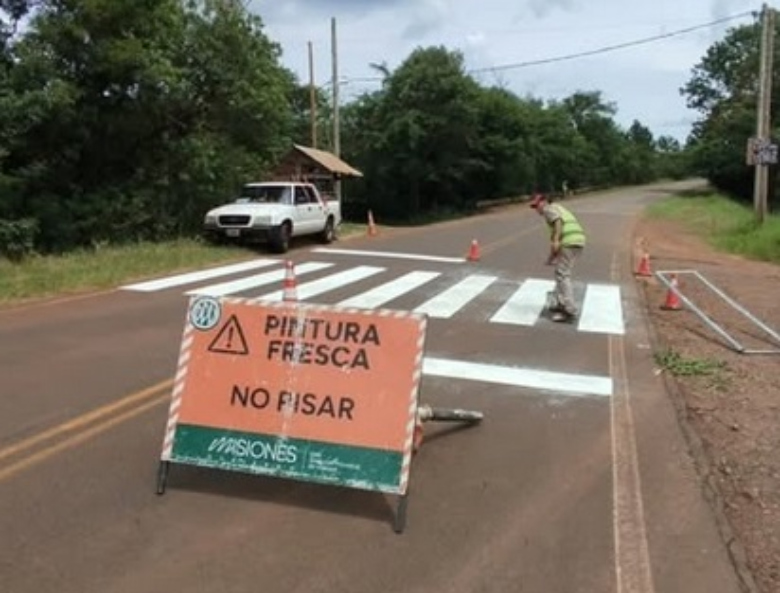 Vialidad de Misiones realiza tareas de señalización sobre la Ruta ...