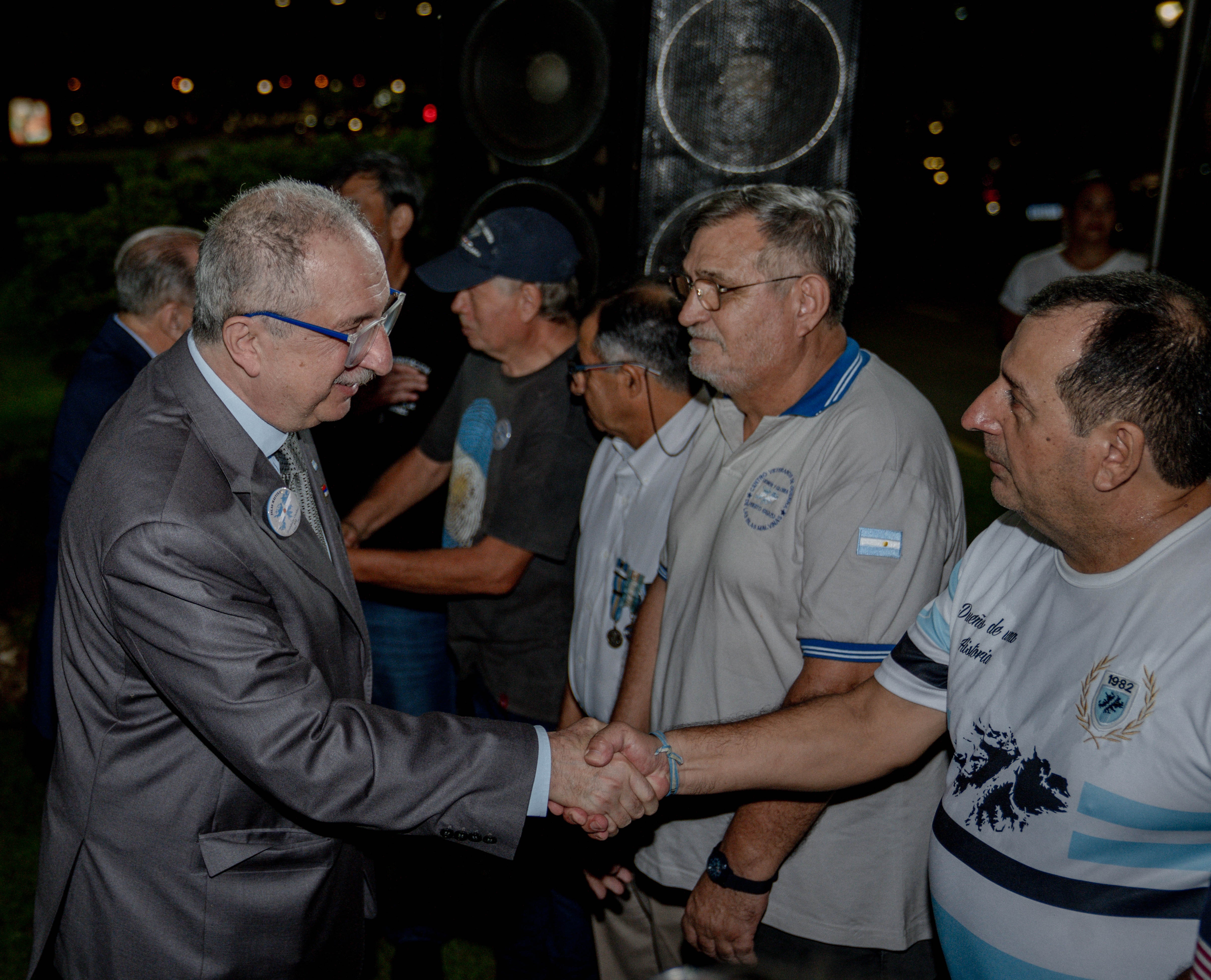 Emotiva vigilia por Malvinas: “El dolor no se olvida” imagen-10