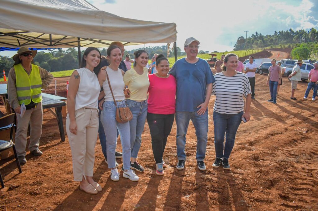 Passalacqua supervisó el avance de las obras sobre la ruta provincial 15: “Es una inversión para traer progreso” imagen-17