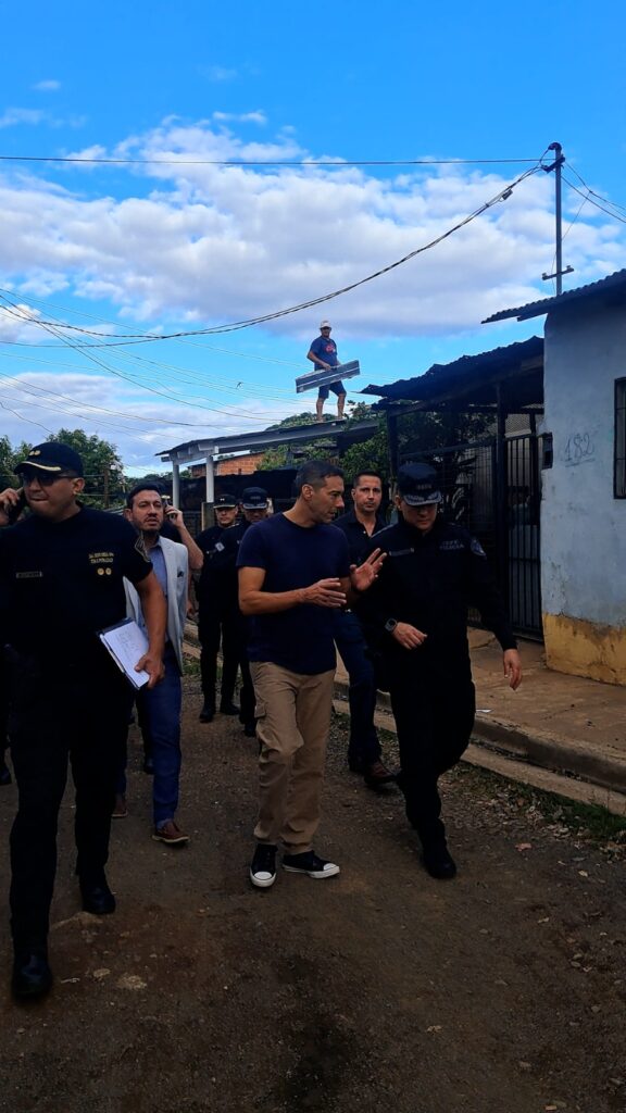 La Policía de Misiones desplegó un megaoperativo de seguridad con 2.500 efectivos en toda la provincia imagen-38