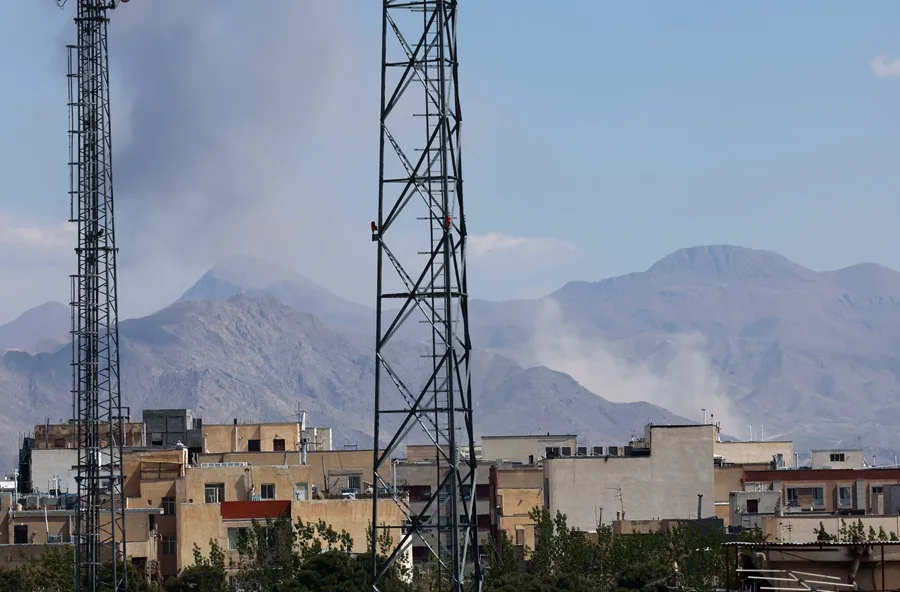 Irán advirtió que atacará “más allá de la región” si Estados Unidos cumple sus amenazas imagen-10