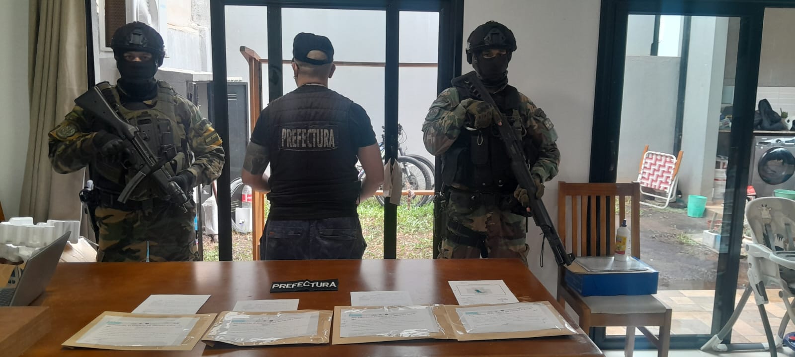 Megaoperativo con 15 allanamientos permitió capturar al líder de una red narco internacional en Posadas imagen-18