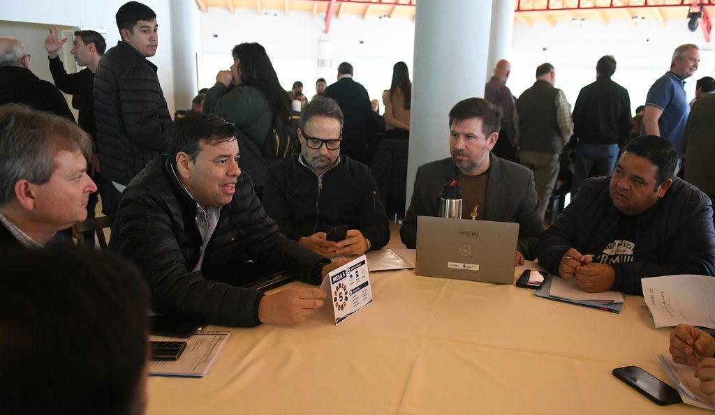 Passalacqua se sumó a la reunión del Gabinete provincial con cerca de 40 intendentes en San Ignacio
