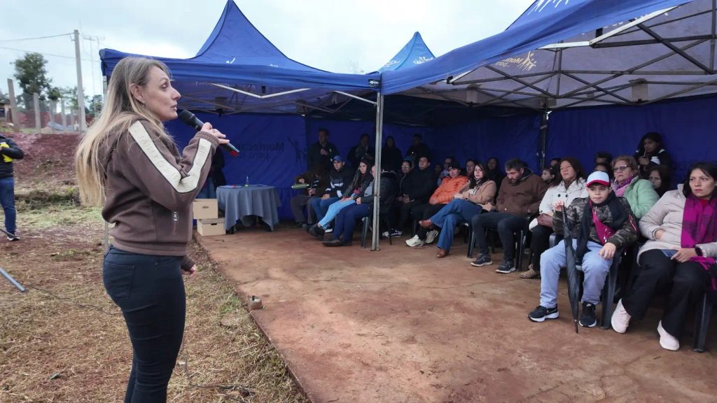 Montecarlo entregó 40 lotes con servicios y ya suma 247 adjudicaciones