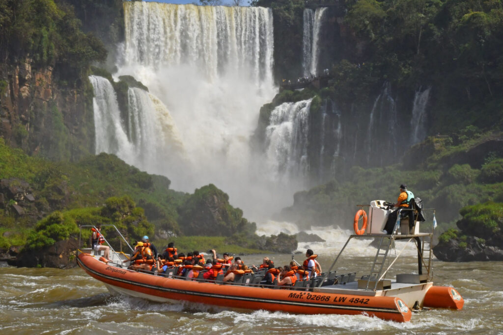 Foz do Iguaçú: confirmaron la muerte de un turista holandés tras el vuelco de un bote en Cataratas